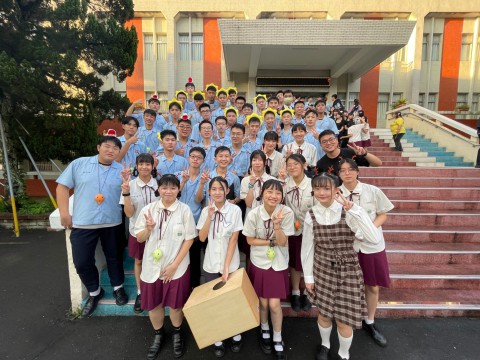 LINE_ALBUM_111-2高中部音樂比賽_230612_8.jpg