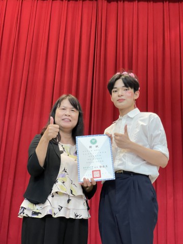 LINE_ALBUM_111-2高中部音樂比賽_230612_2.jpg