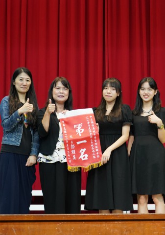 LINE_ALBUM_111-2高中部音樂比賽_230612_11.jpg