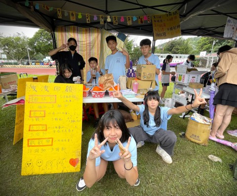 112-1校慶園遊會 (61).jpg