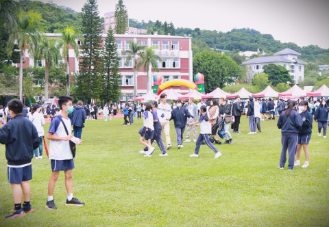 112-1校慶園遊會 (78).jpg