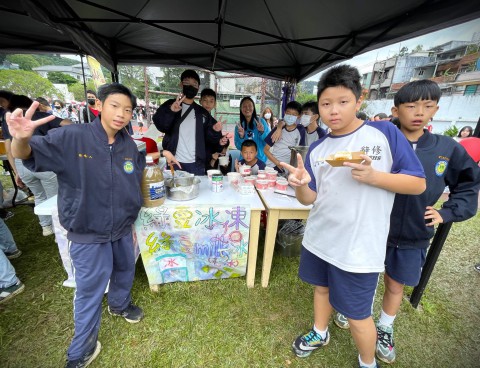 112-1校慶園遊會 (53).jpg