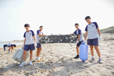 112-1國中部服務學習 (35).jpg