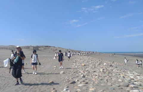 112-1國中部服務學習 (61).jpg