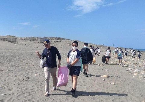 112-1國中部服務學習 (62).jpg