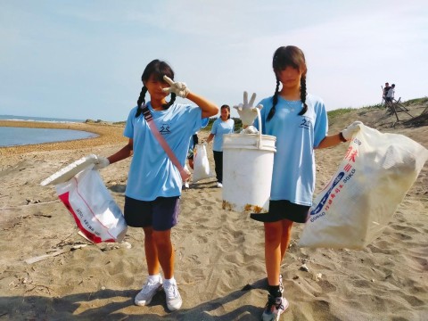 112-1國中部服務學習 (70).jpg
