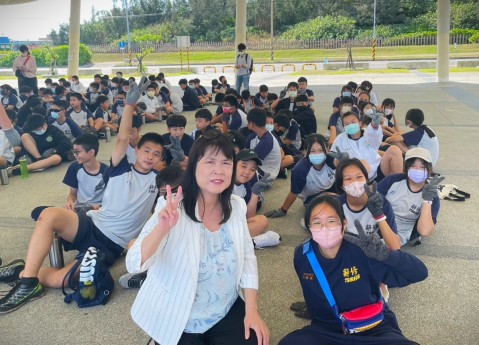 112-1國中部服務學習 (2).jpg
