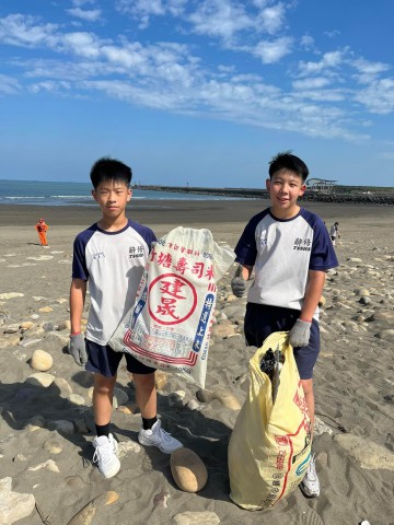 112-1國中部服務學習 (56).jpg