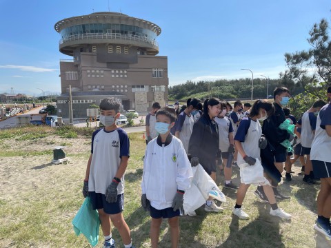 112-1國中部服務學習 (16).jpg