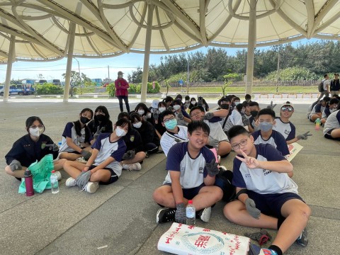 112-1國中部服務學習 (12).jpg