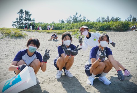 112-1國中部服務學習 (17).jpg