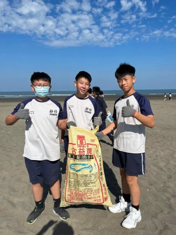 112-1國中部服務學習 (52).jpg
