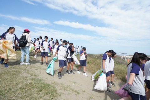 112-1國中部服務學習 (27).jpg