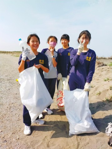 112-1國中部服務學習 (71).jpg