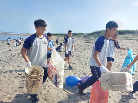 112-1國中部服務學習 (64).jpg