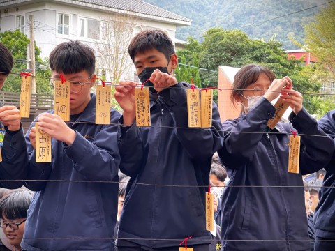 112-1高三學測祈福掛牌奉茶 (44).jpg