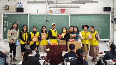 112-1高三學測祈福掛牌奉茶 (60).jpg