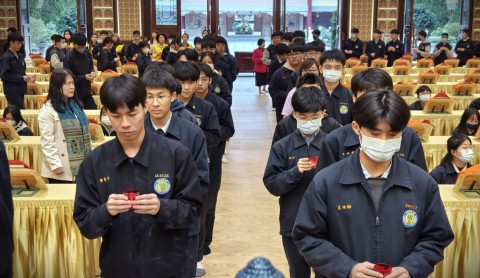 112-1高三學測祈福掛牌奉茶 (25).jpg