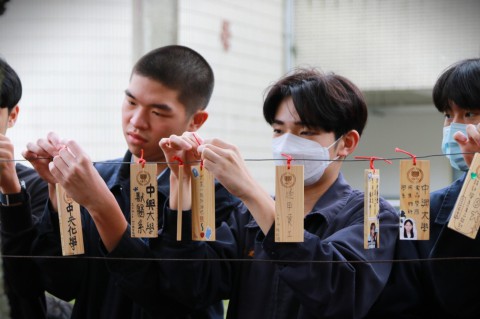 112-1高三學測祈福掛牌奉茶 (38).jpg