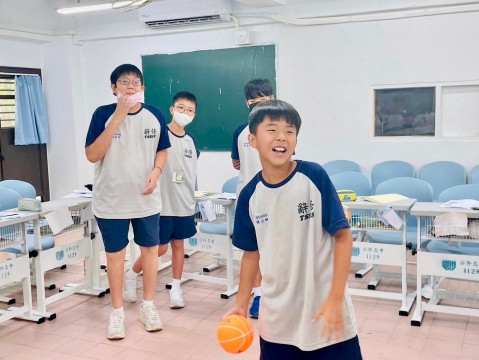 LINE_ALBUM_辭修中學第六天早上班_240809_60.jpg