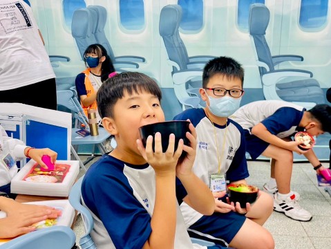 LINE_ALBUM_辭修中學第六天早上班_240809_73.jpg